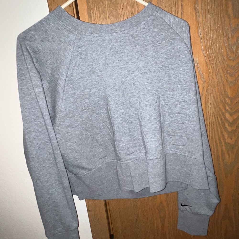 Size small Nike crew neck